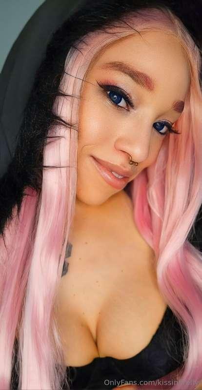 kissinfirefly image #2