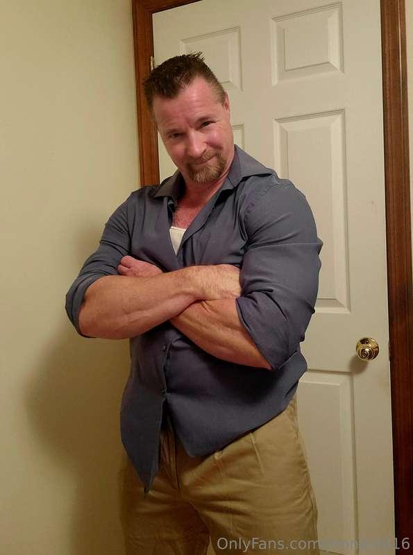 NYE outfit check. Would you ring in the New Year next to Dad..
