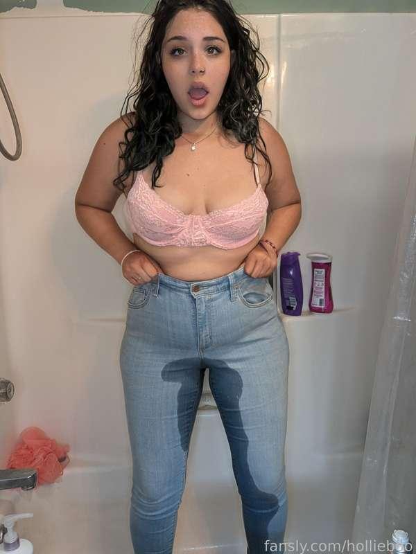 Ooops I peed myself 🙈🙈


#piss #pee #peeing #wetting #pissing #peepants #watersports #fyp 