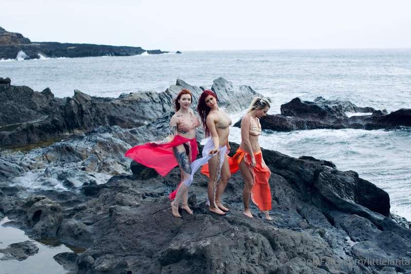🧜🏼‍♀️🌊 Sea sirens 🌊🧜🏼‍♀️
@toychloe @evaray