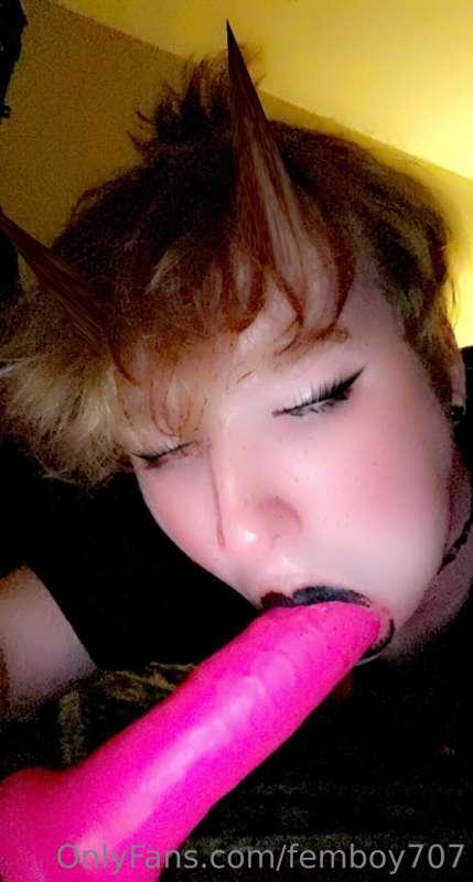 femboy707 image #0