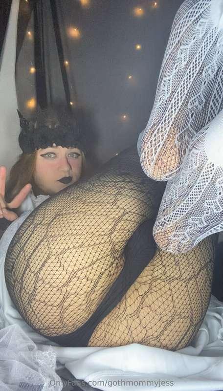 gothmommyjess image #0