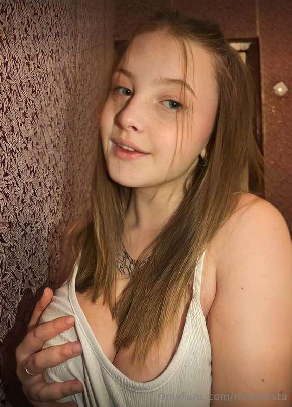 🔥𝐅𝐑𝐄𝐄🔥@alina_cherry7🔥𝐅𝐑𝐄𝐄🔥 Fresh college cutie @alina_cherry..