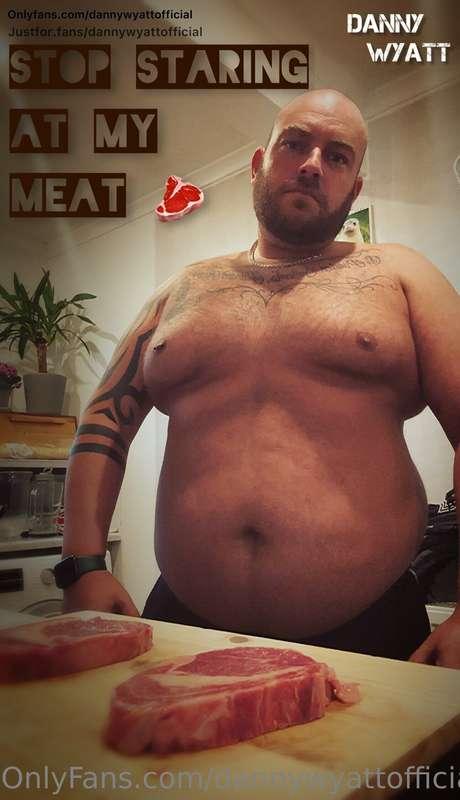 Your daddy’s getting beefy! 😈😛