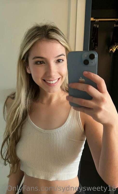 Alabama volleyball freshman @lanarhoads18 let 4 football pla..