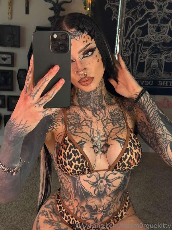 like me in animal print ? 🤎