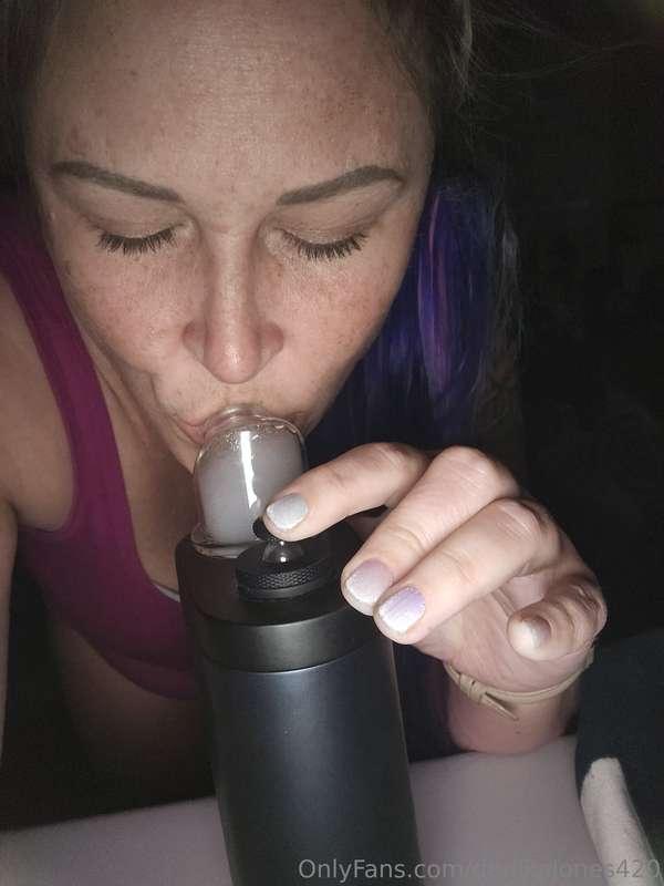 Whyyyyy can't I sleep!? Guess I'll dab 🤷‍♀️