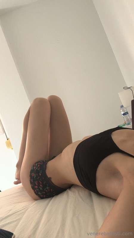 Ti sto aspettando così, vieni (su di me)? 😌
