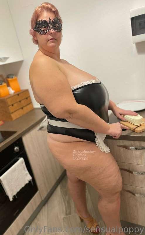 I'm starting to cook... I'll wait for you in the kitchen......