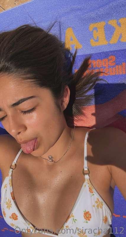 👅