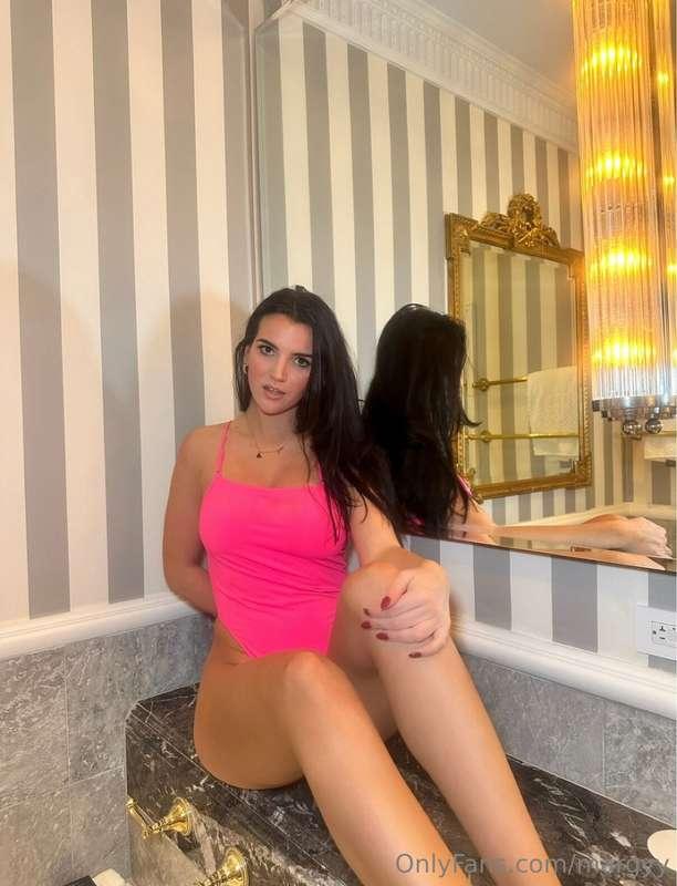 guess my favorite color👙