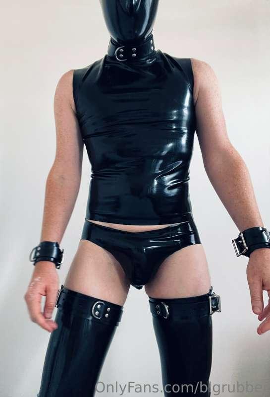 Fit check: club slut?