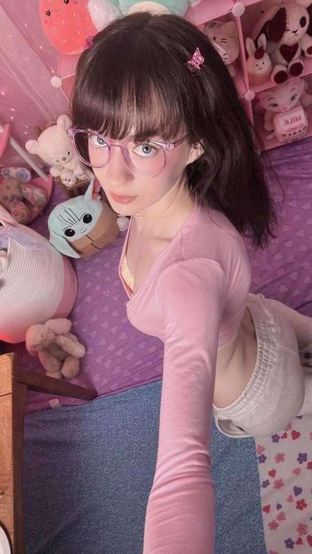 feeling myself after my Twitch stream 💜 :)