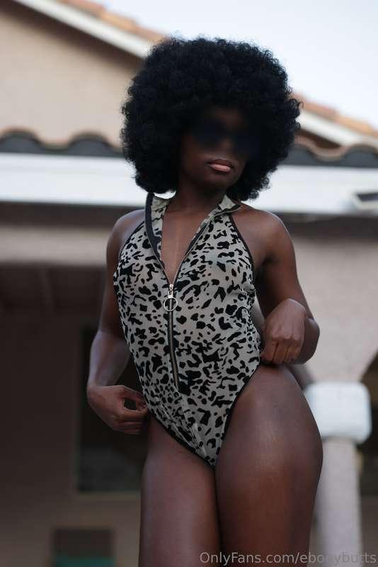 ebonybutts image #0
