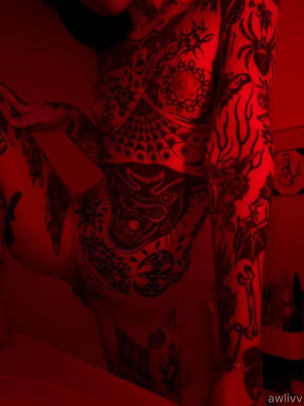 finally put a color changing light in my bathroom :) catch m..