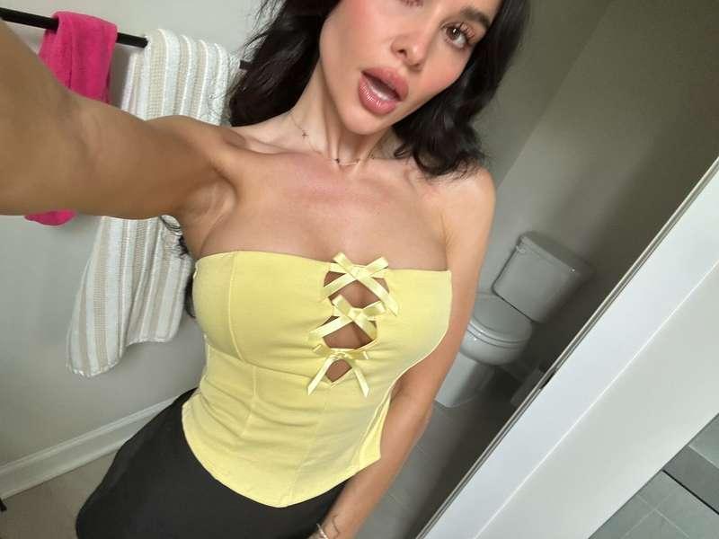 How does yellow look on me? 