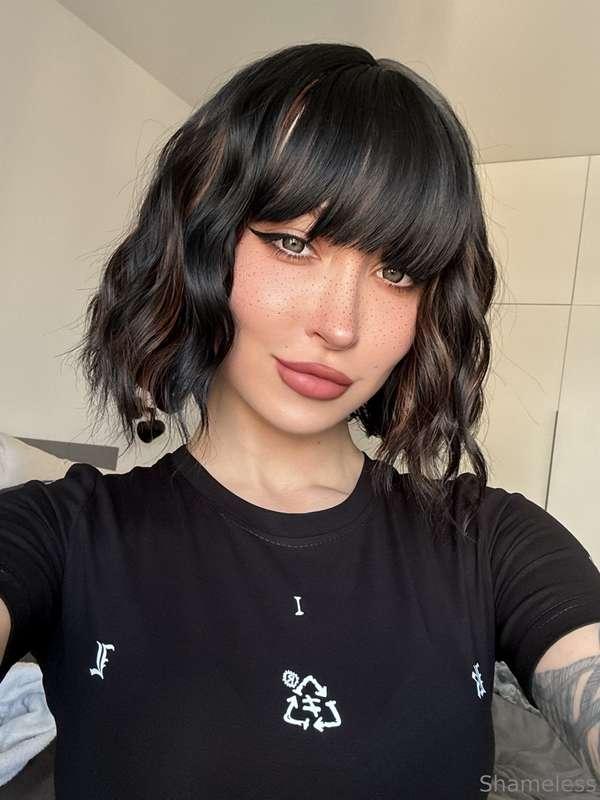 Am I obsessed with this haircut lately? Guilty 🤭