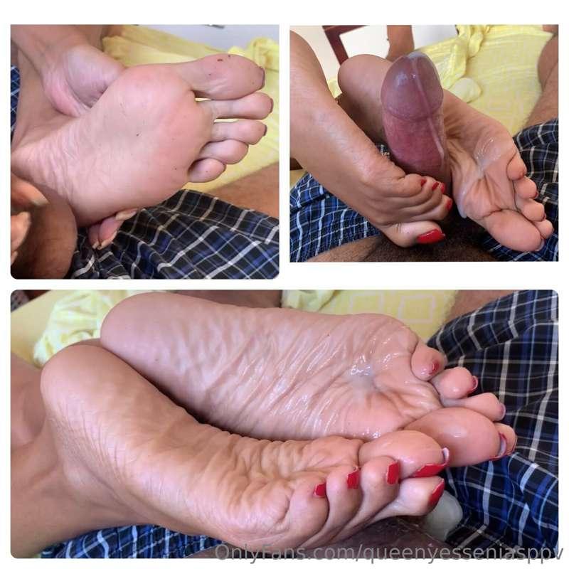 Pic preview  for “Dirty Feet Handjob & Reverse Footjob”