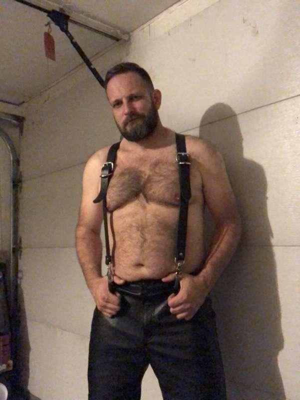 Got a new pair of leather shorts to match the wallet I got f..