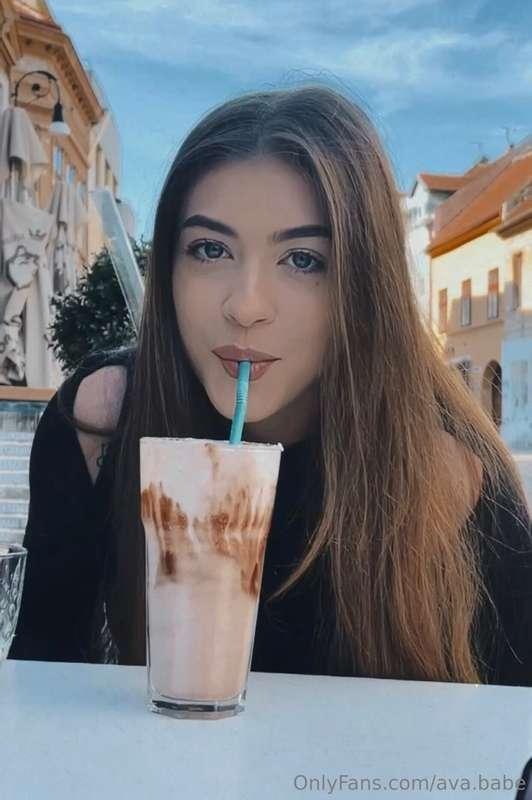 Coffee Chic: Urban Elegance in Every Cup! ☕💫