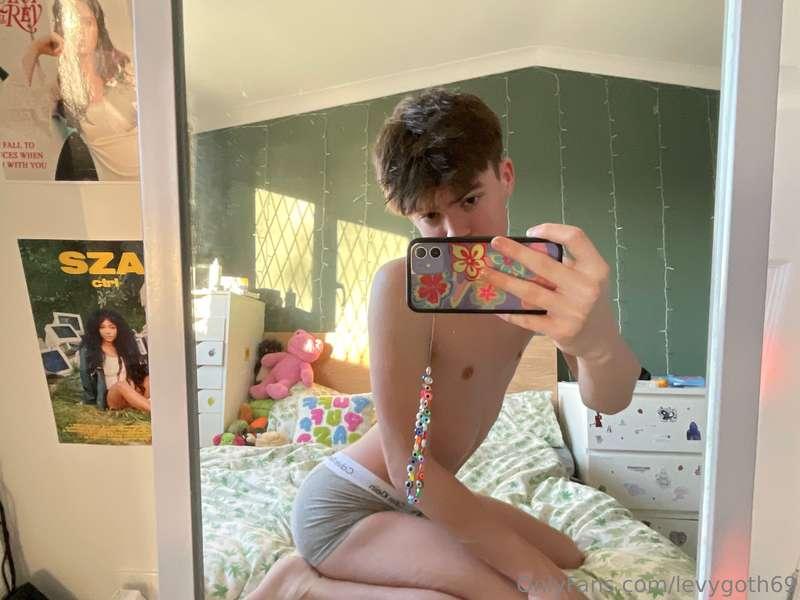 levygoth69 image #3