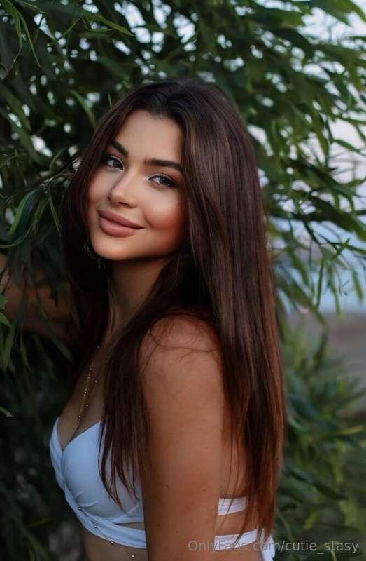 Follow free 👉 @your_princess_dana 💖
She just turned 18 and h..