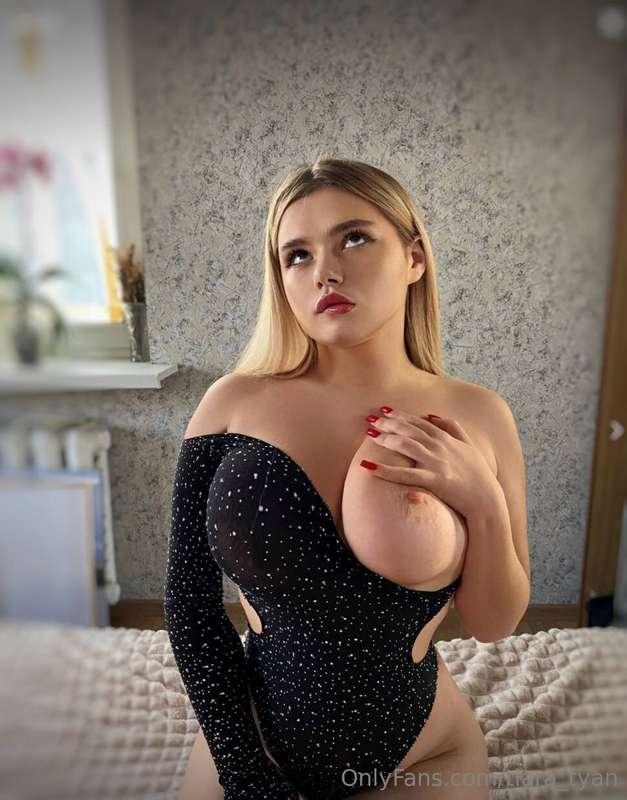 GORGEOUS ANGEL @pumffy WILL FULFILL YOUR HOT DREAMS🤤😍 THIS D..