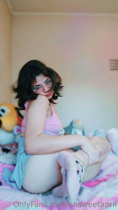 Who else loves twirling around in a flowy blue skirt? 😍 It j..