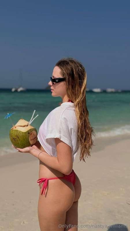 The beaches of Thailand are my love! 🏖️ Palm trees, sand, an..