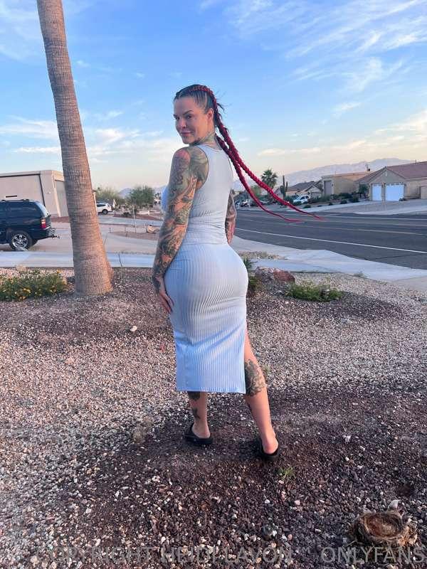 What's your favorite kind of dress on a woman? Tell me in th..