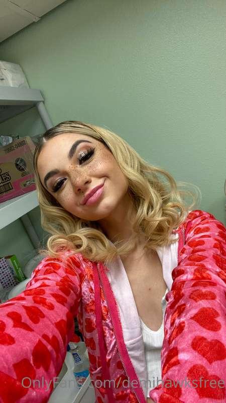 It’s a glitter day! ✨ ✨