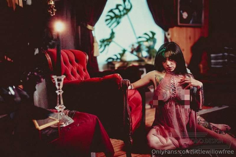 I hope you like this wax photoshoot I did ! 