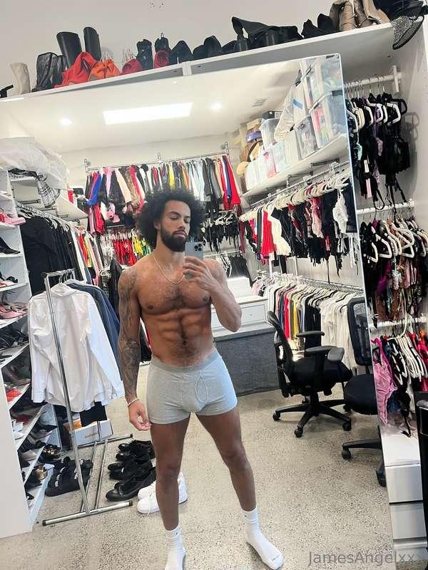 what should i wear today babe?