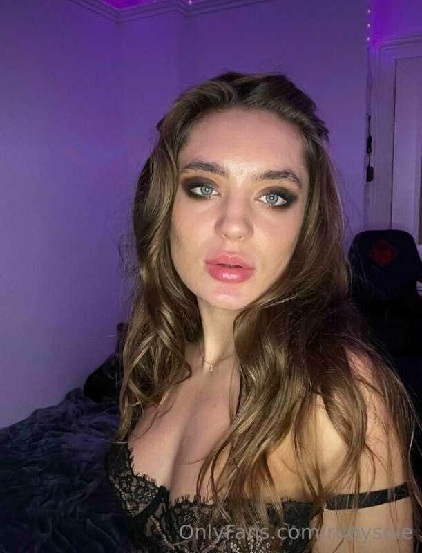 Naughty slutty girl Vally @vally_love F R E E
I want you to ..