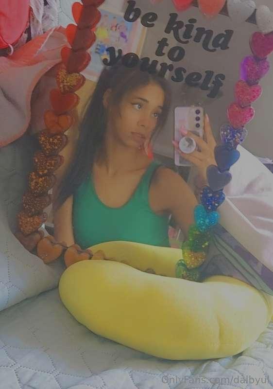 I think mirror selfies are so cute 😉💖 you should fuck me in ..