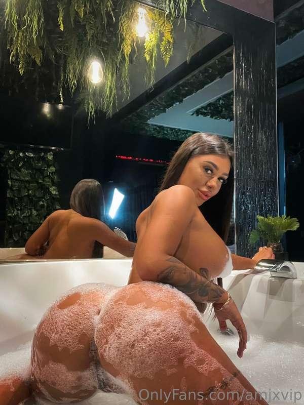 Spoil my sexy pussy daddy🤪🤪🤪 let me show you more in private..