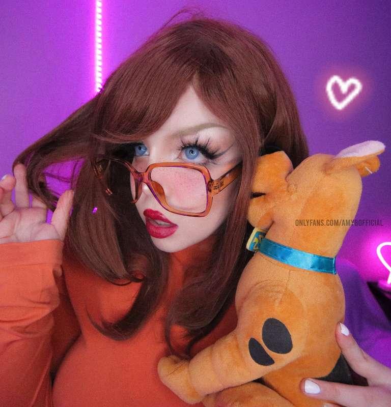 🧡 VELMA COSPLAY 🧡If you’re obsessed with Velma’s juicy body,..