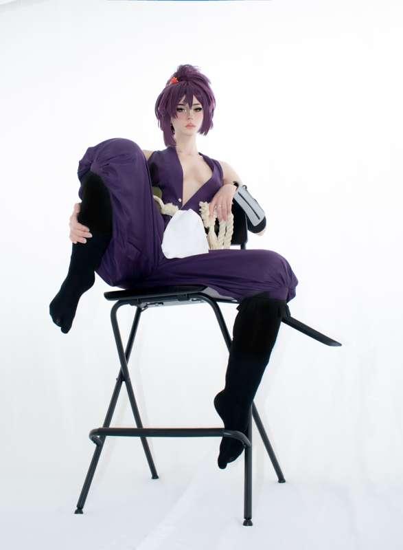 Stretching before the fight :3