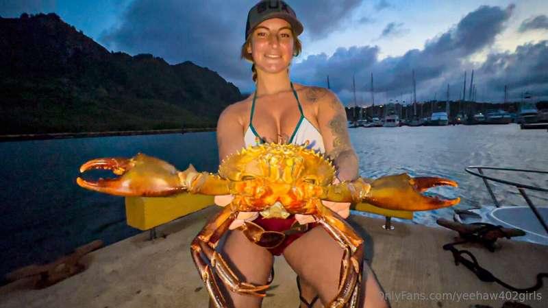 New video is out! I got 🦀’s😜😜😜