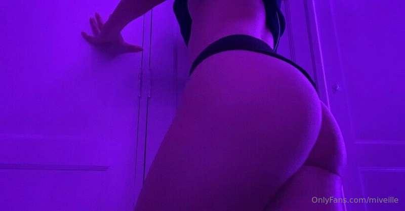 dm me n i’ll make ur saturday night better😛