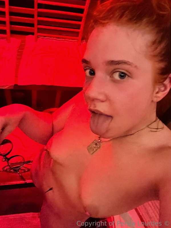 😈 Look at all the SWEAT DRIPPING OFF MY BODY like…DAMN!! I’m..