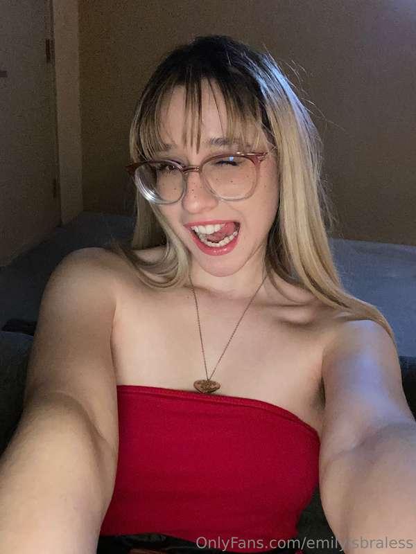 emilyisbraless image #1