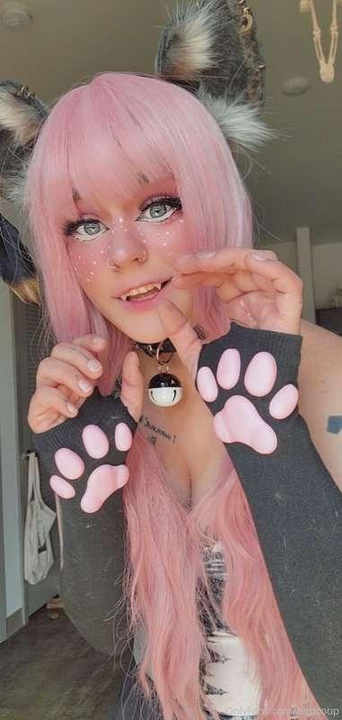I think Pink Puppygirl is so much cuter than Red puppygirl!!..