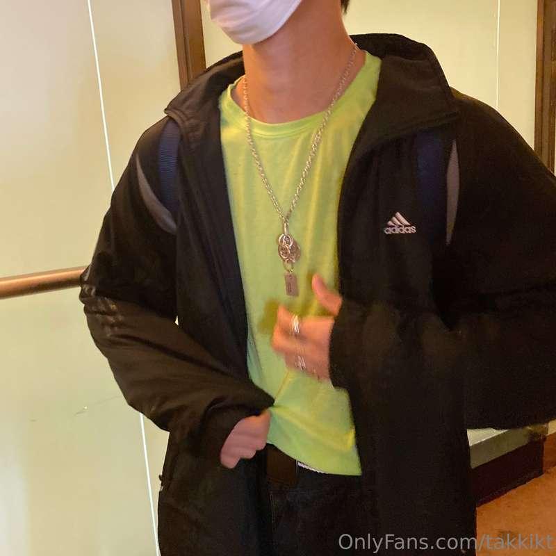 V029 旅行中的小片段

白天酷酷大男孩兒

晚上嗯嗯啊小老婆

哭唧唧地「你拍我…」無奈又嬌羞
