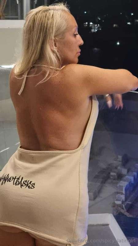 Fuck me in a balcony baby🤯
