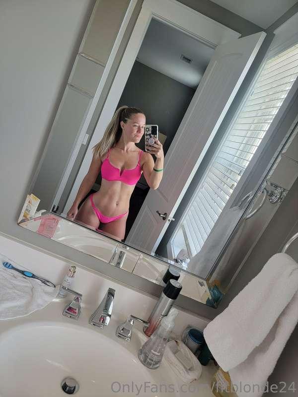 Much needed break from OF and now its beach week😜