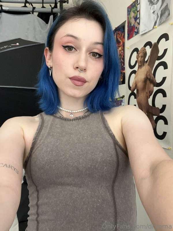 Robbed a jeans factory to attend to my witch-friend's birthd..
