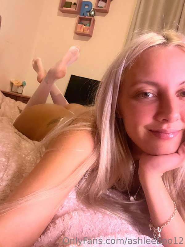 Reminder to keep smiling you get to see me nude everyday 😘