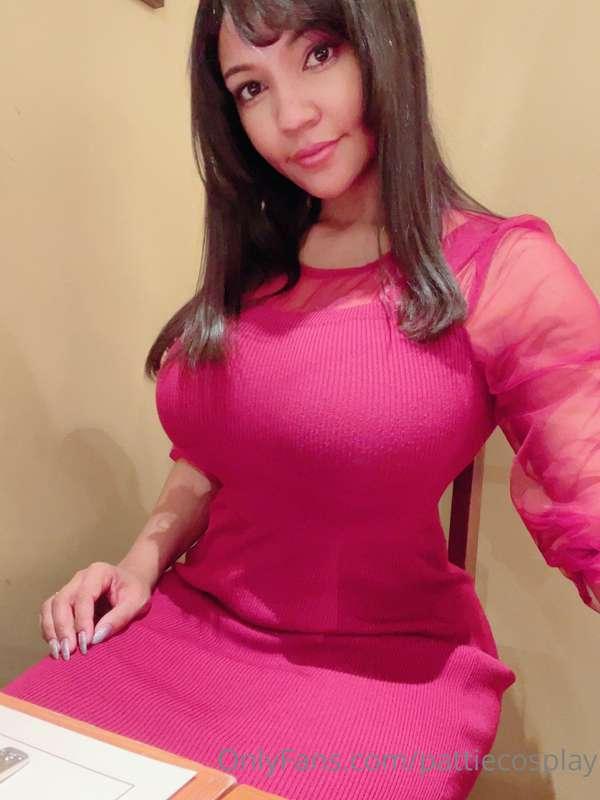 Pretty red dress❤️
Do you like seeing me dressed up?