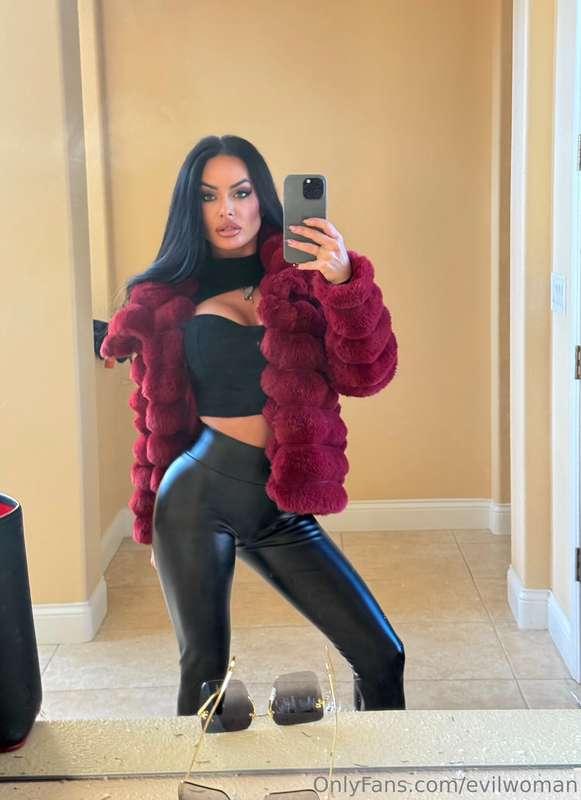Should I wear fur more often? 👸🏻